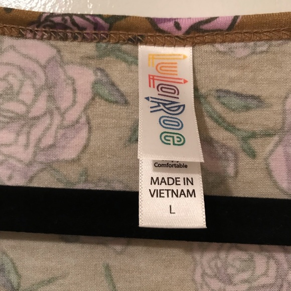 Lularoe Classic T, BNWT, Large - Picture 3 of 3